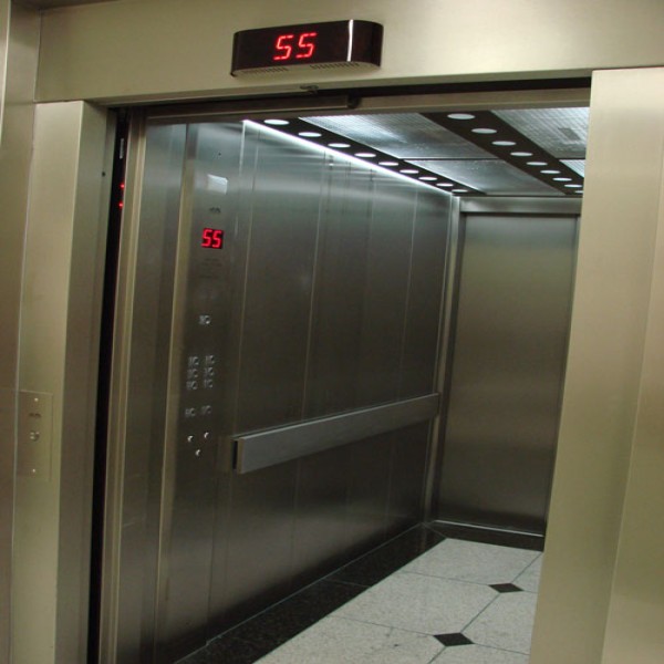 Manutenção de elevadores de carga