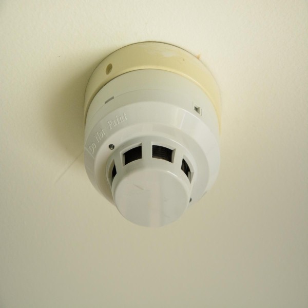 Detector de incêndio termovelocimétrico