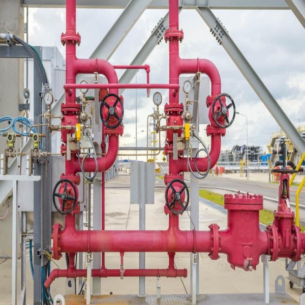 Sistema de combate a incêndio sob comando