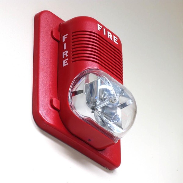 Sistema de iluminação de emergência para incendios