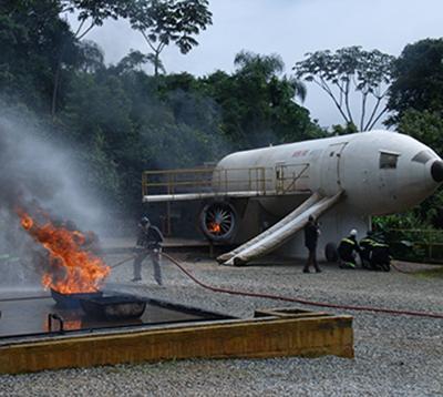 Curso de combate a incêndio em aeronaves