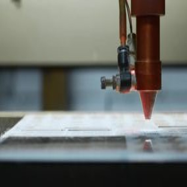 Corte a laser acrílico preço