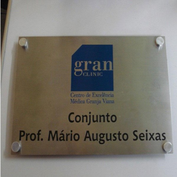 Placa de inox personalizada