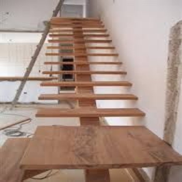 Escada de madeira interna preço