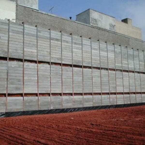 Painel duplo para cortina de contenção