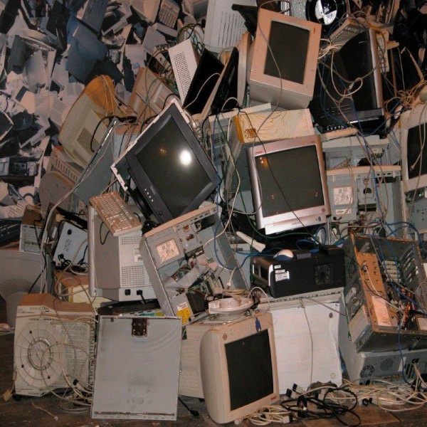Empresa que recolhe lixo eletrônico