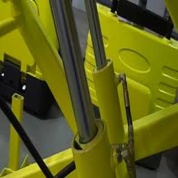 Plataforma elevatória pantográfica estacionária