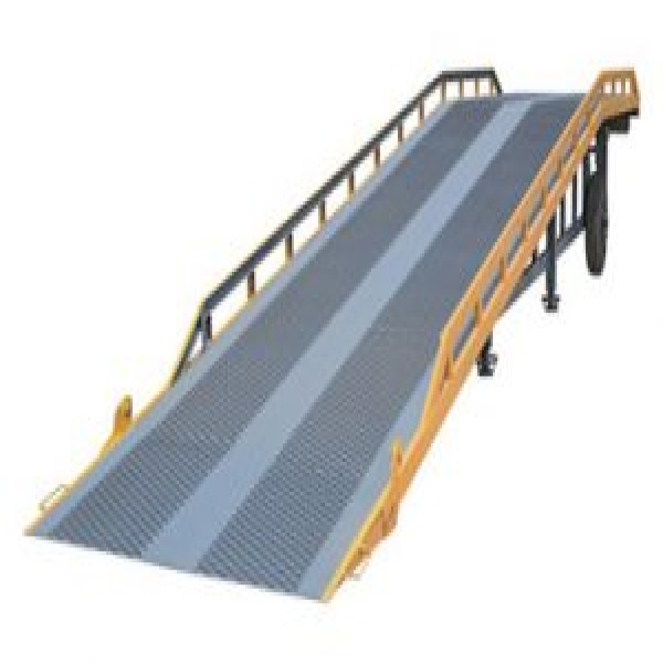 Plataforma elevatória rebocável