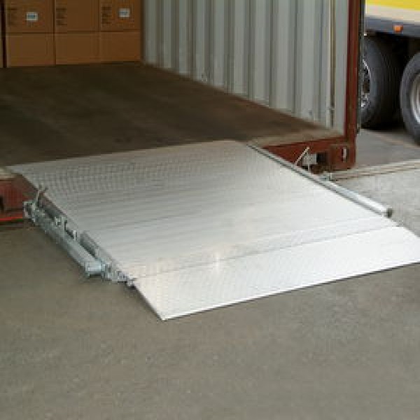Plataformas niveladoras eletro hidráulicas de doca
