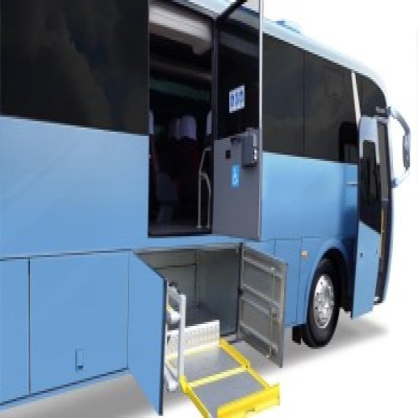 Plataforma elevatória de acessibilidade para vans