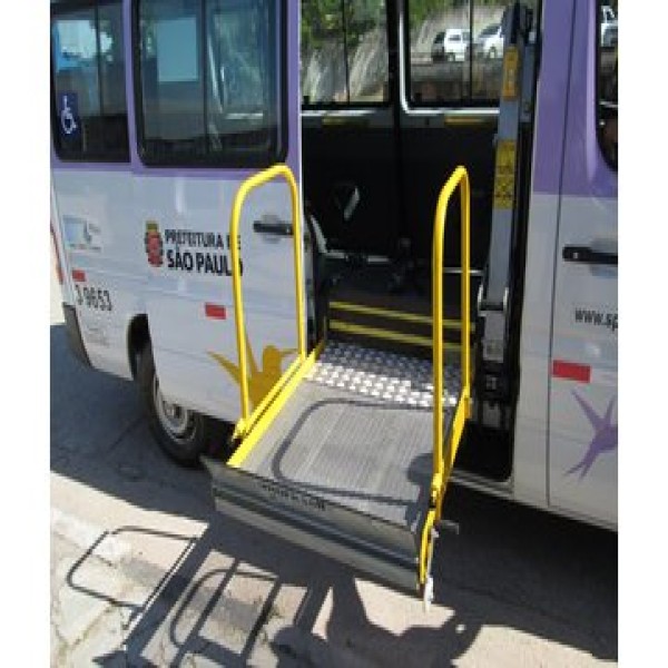 Plataforma elevatória de acessibilidade para vans