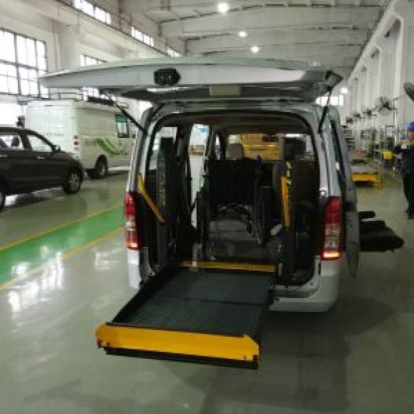 Plataforma elevatória de acessibilidade para vans