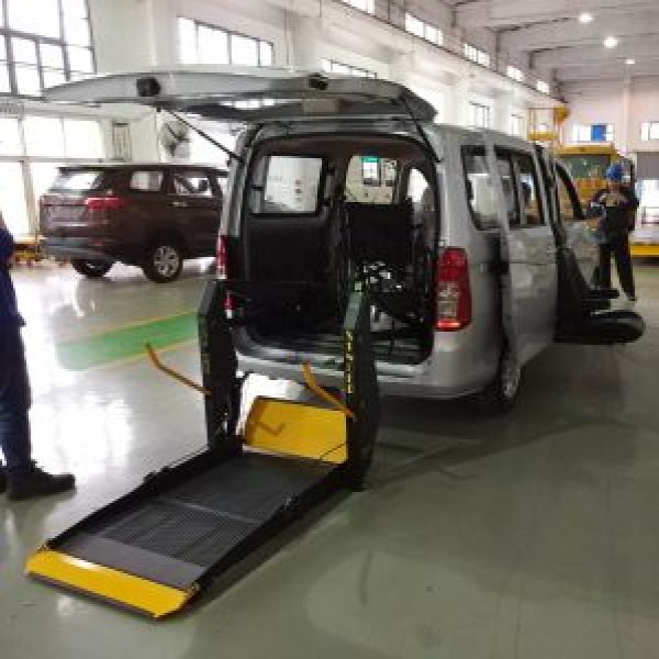 Plataforma elevatória de acessibilidade para vans