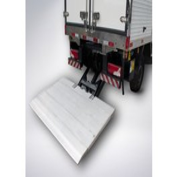 Plataforma elevatória para caminhão baú