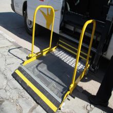 Plataforma elevatória de acessibilidade para vans