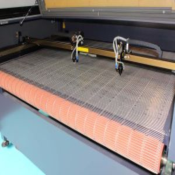 Máquina de cortar papel a laser