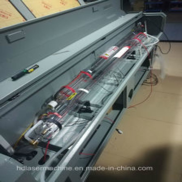 Máquina de cortar tecido a laser