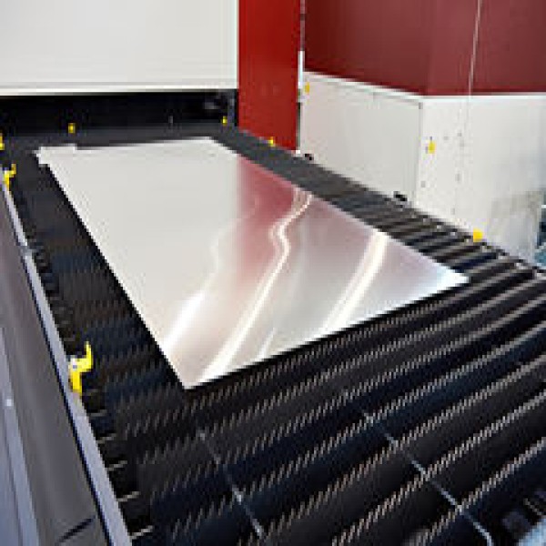 Máquina de corte a laser de chapas metálicas