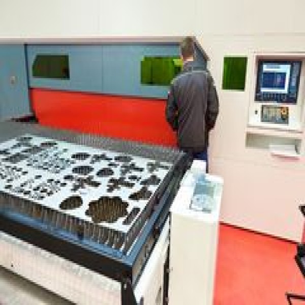 Máquina de corte a laser de chapas metálicas