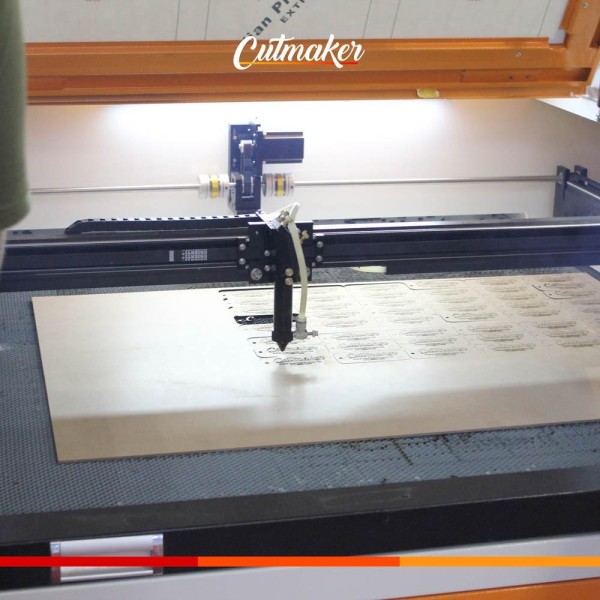 Máquina de corte a laser e gravação