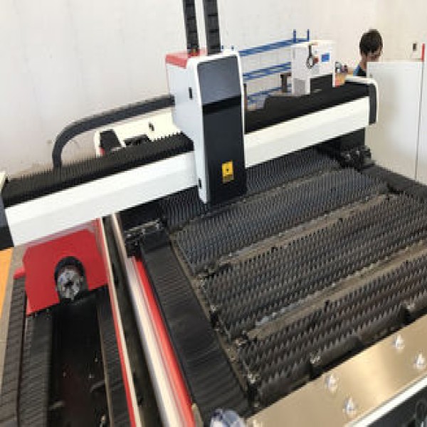 Máquina de corte a laser para aço