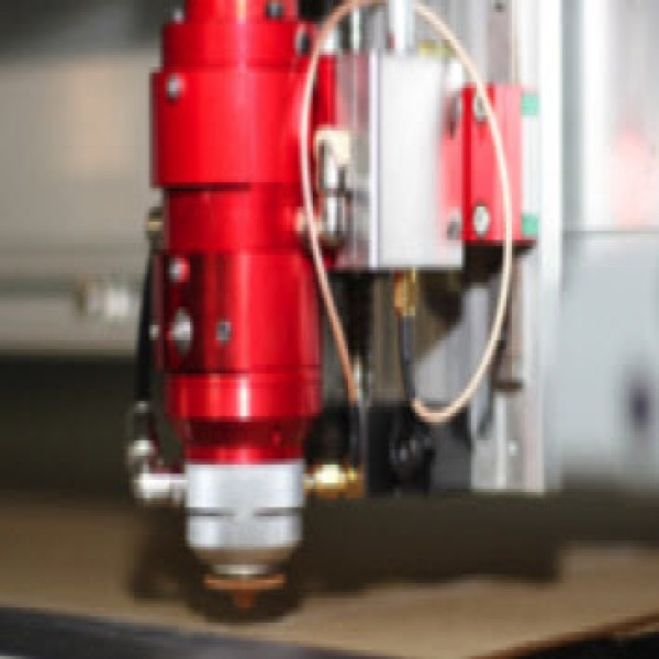 Máquinas de corte e gravação a laser co2