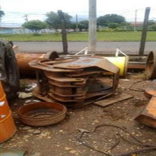 Pinça florestal para trator