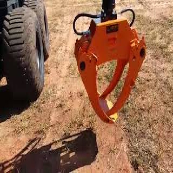 Pinça florestal para trator