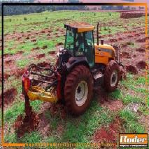 Pinça florestal para trator