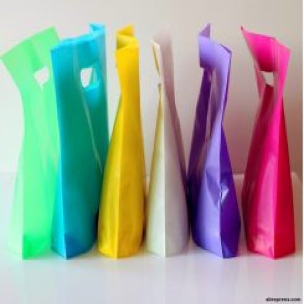 Sacolas plásticas coloridas