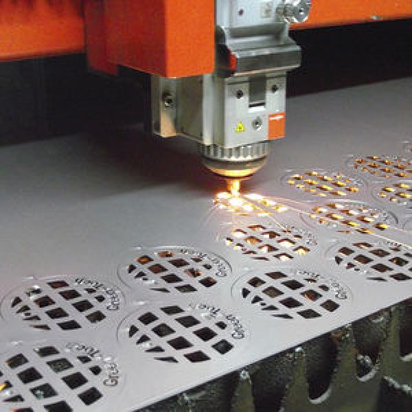 Corte a laser aço