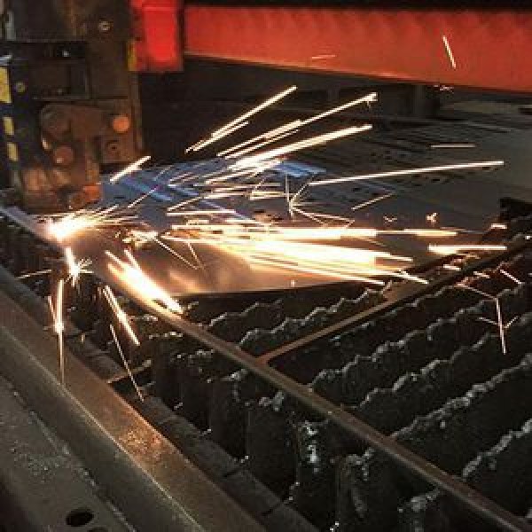 Corte a laser aço