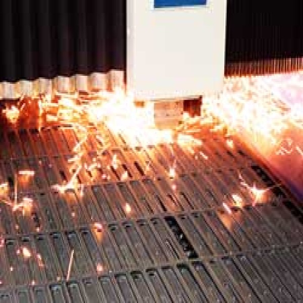 Corte a laser em chapa de aço inox
