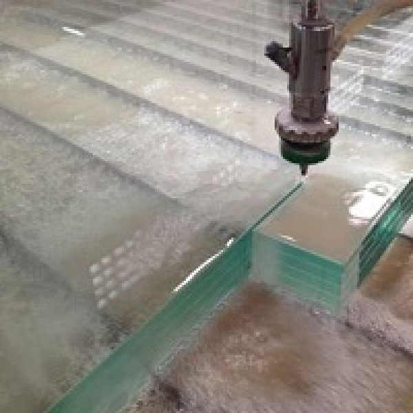 Corte a laser em chapa de aço inox