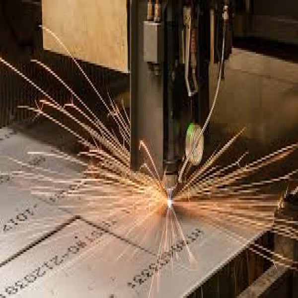 Corte a laser em chapa de metal