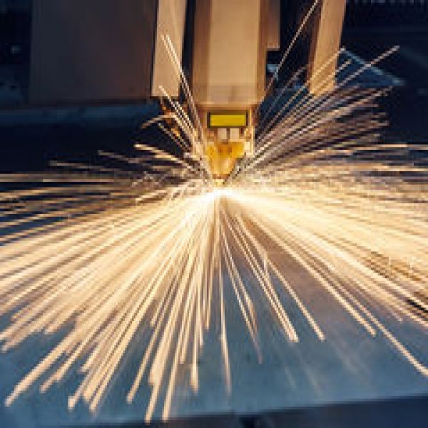 Corte a laser em chapa de metal