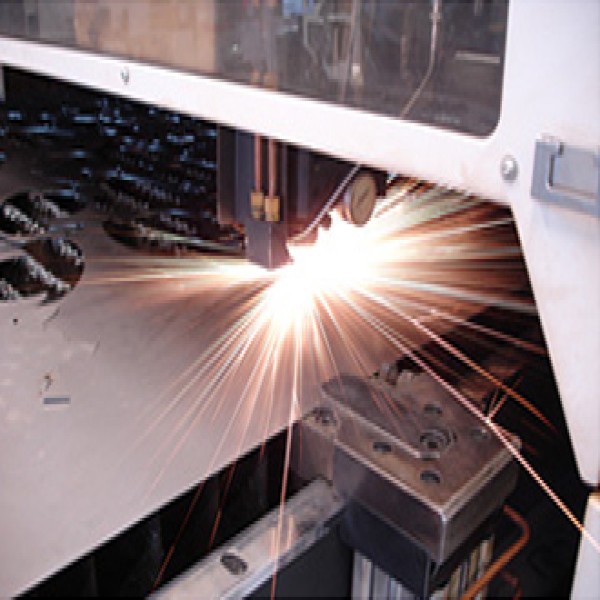 Corte a laser em chapa de metal