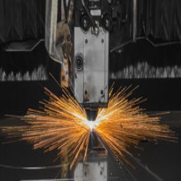 Corte a laser em chapa de metal