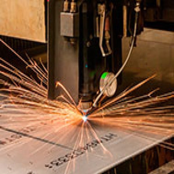 Corte a laser em chapa de metal