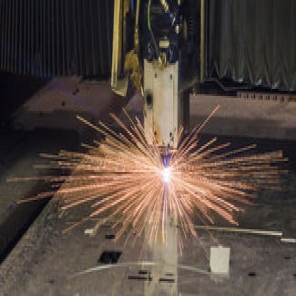 Corte a laser em chapa de metal