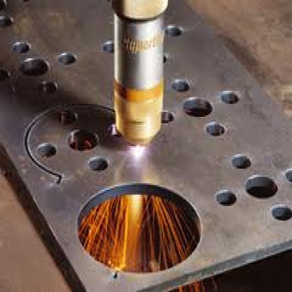 Corte a laser em chapa de metal