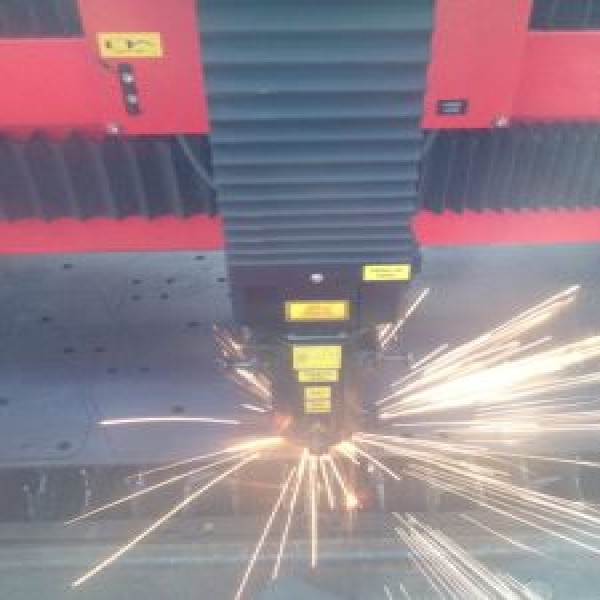 Serviço de corte a laser