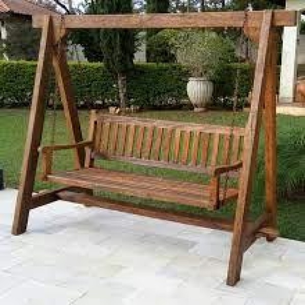 Montagem De CaldeirasBalanço de madeira