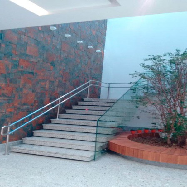 Corrimão de escada em aço inox 