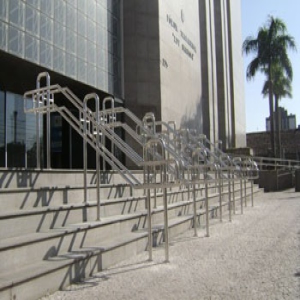 Corrimão de escada em aço inox 