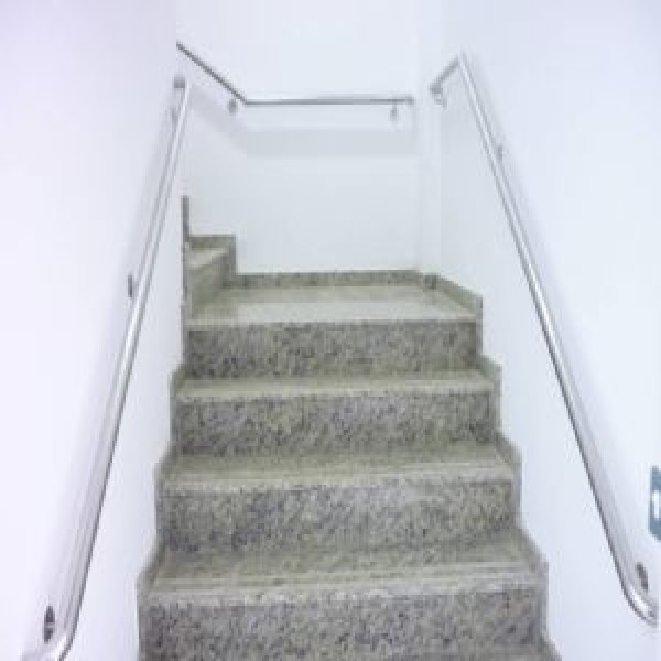 Corrimão de parede em aço inox