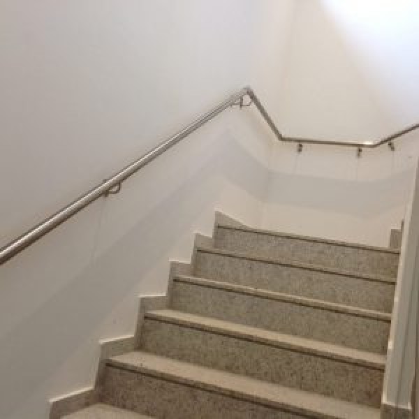 Corrimão de parede em aço inox