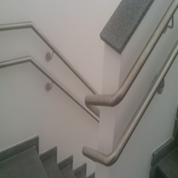 Corrimão duplo de inox