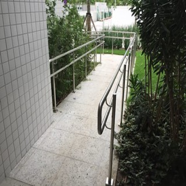 Corrimão duplo de inox