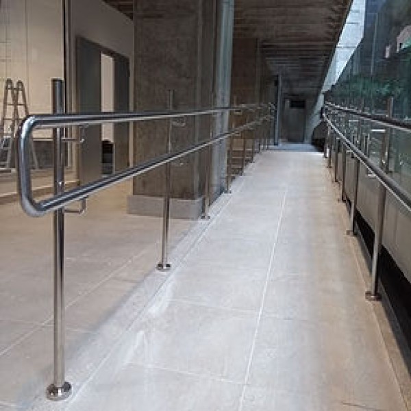Corrimão inox acessibilidade 